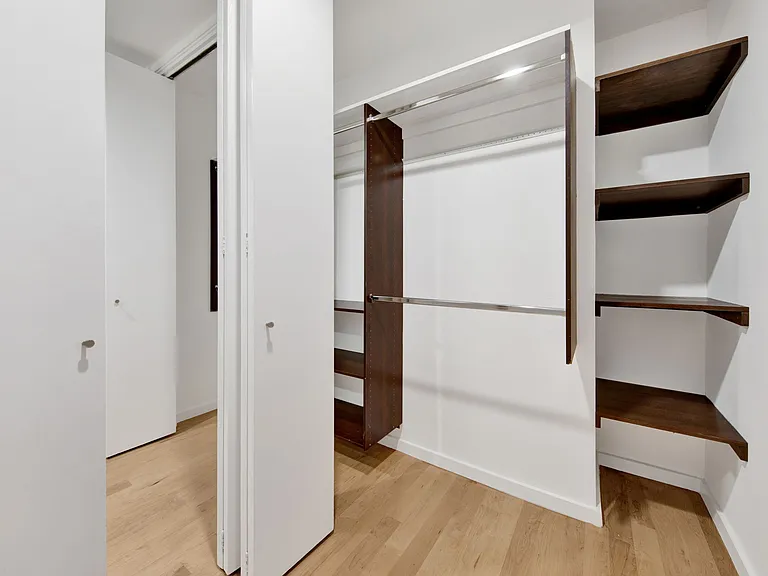 1147 N Clark St #206 — Photo 35