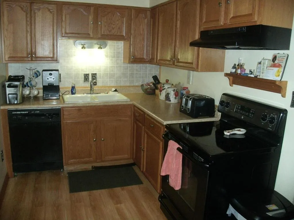 3408 Bremen St photo 1
