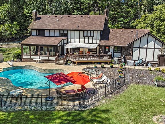 4th image of 2562 Blueberry Ln