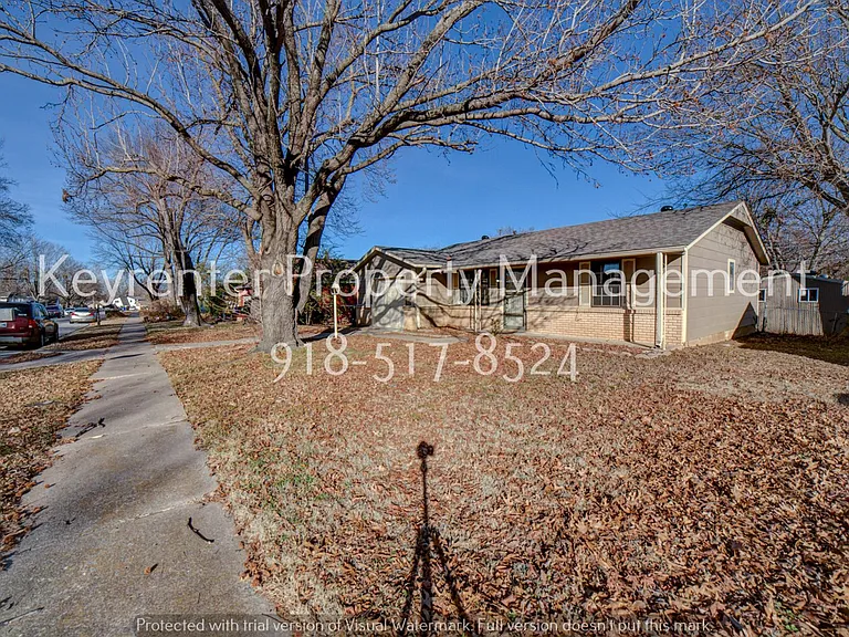 209 N 11th St — Photo 4