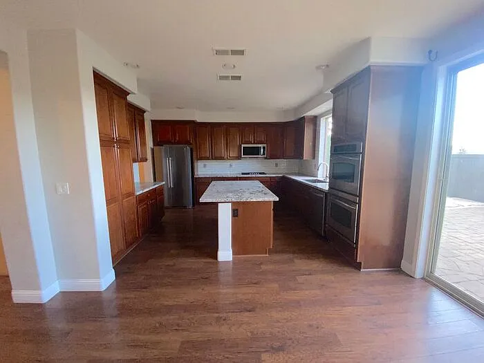 875 Sienna Park Dr — Photo 8