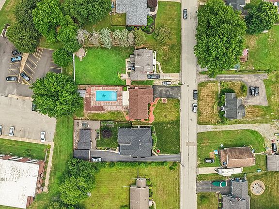 3rd image of 214 Wayne St