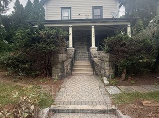 225 Burmont Rd, Drexel Hill, PA 19026