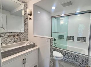 3900 N Hills Dr APT 208, Hollywood, FL 33021