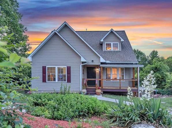 20 Wood Ridge Dr NE, Christiansburg, VA 24073