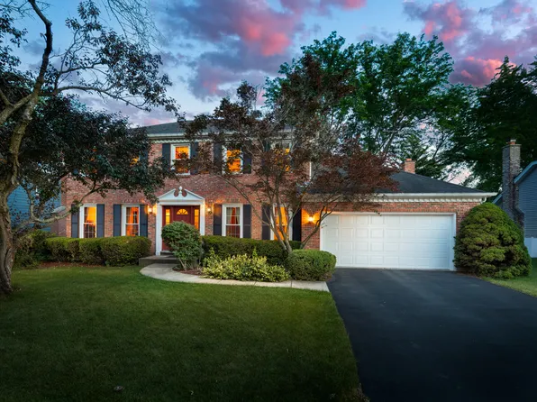 1208 Sunnybrook Dr, Naperville, IL 60540