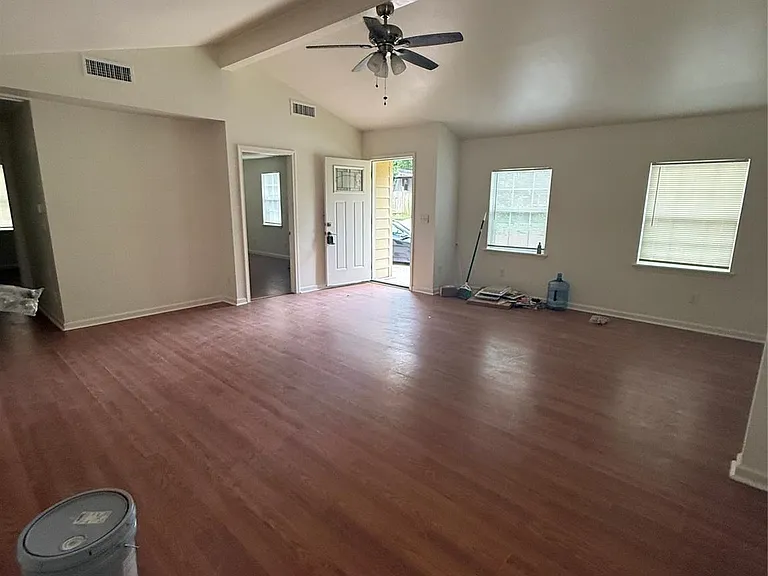 1315 Sycamore Ave — Photo 4