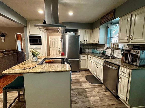 5th image of 2816 La Mesa St