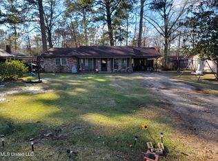 817 Roosevelt St, Forest, MS 39074