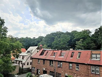 Rented by Ridgewood Capital NYC LLC