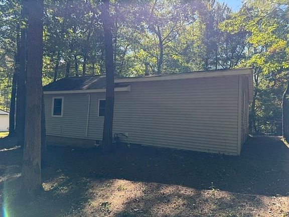 2nd image of 302 Wilson Rd