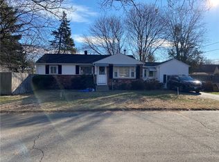 27 Galant Dr, Warwick, RI 02886