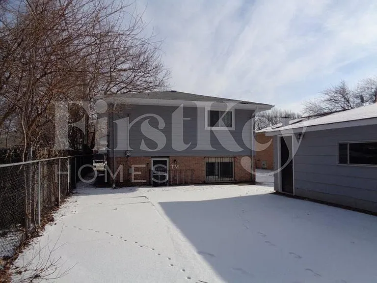 14812 Ellis Ave — Photo 2