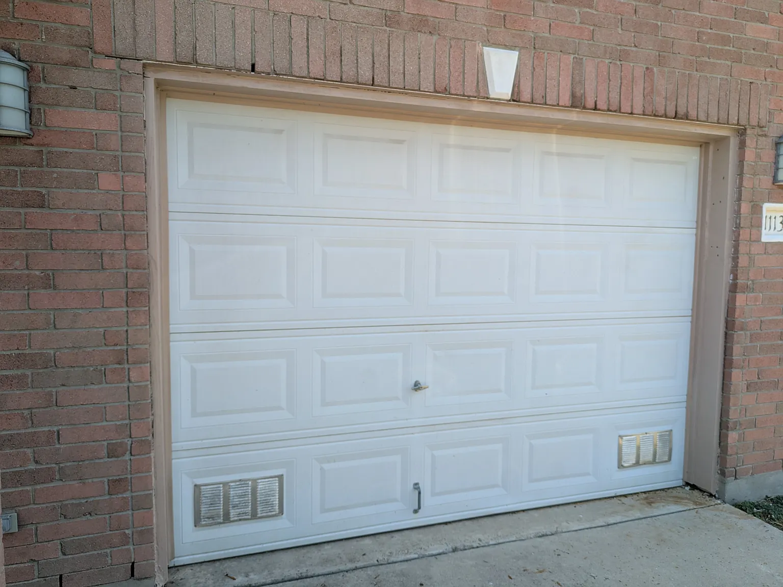 4 bed, 2.5 bath, 2165 sqft, $2,100 — Photo 3