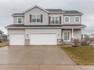 1207 Partridge Ln, Waterloo, IA 50701