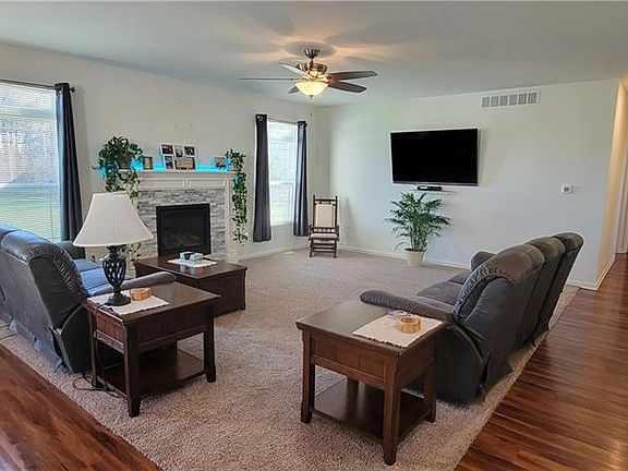 3rd image of 28904 Grace Ln