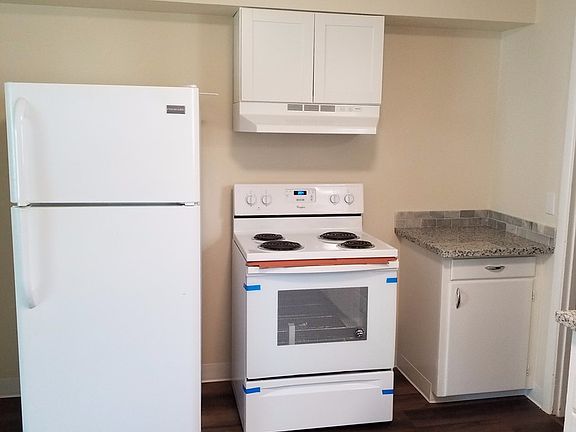 2nd image of 727 SW Drumwood Ave #715