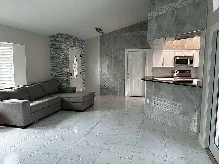 548 Loma Bonita Dr — Photo 8