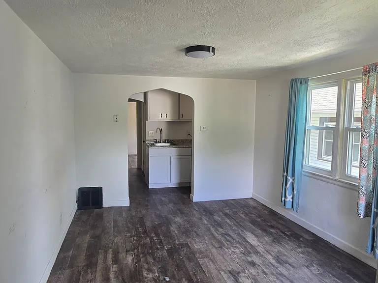 521 S Menlo Ave #2 — Photo 2