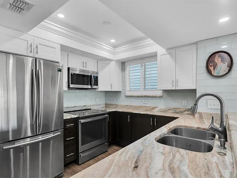 802 Hidden Harbour Dr — Photo 8