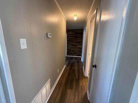 4th image of 1802 Parkview St