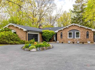 21 Half Day Rd, Lincolnshire, IL 60069