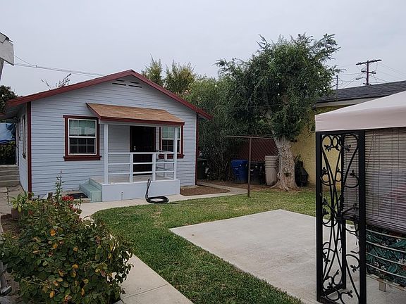 4th image of 3045 1/2 E 4th St
