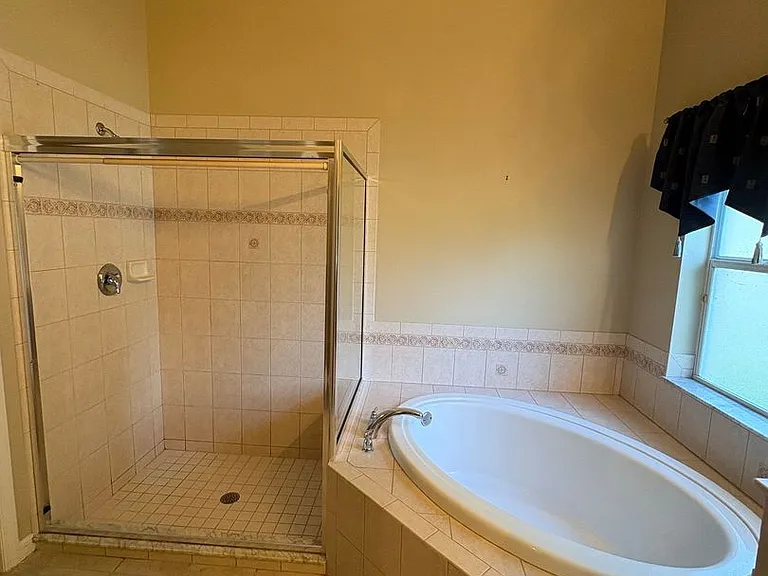 3185 Soft Breeze Cir — Photo 32