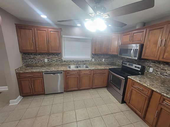 4th image of 4013 Creekwood Terrace Ln