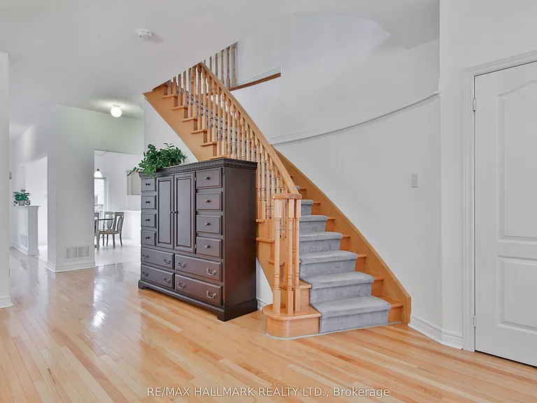 15 Briarglen Rd — Photo 10