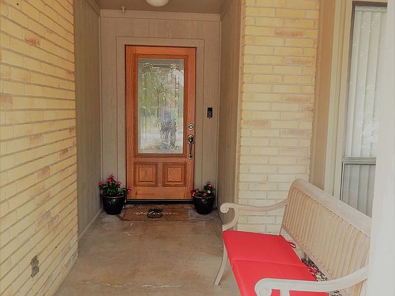 2nd image of 3211 Thrush Bend St