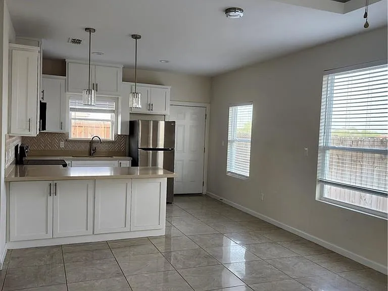 918 N Clarence Ave #2 — Photo 3