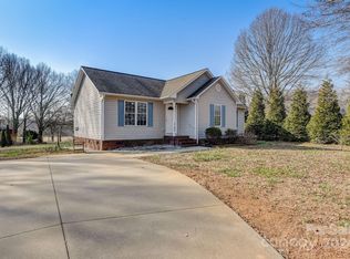 2704 Highland Dr, Lincolnton, NC 28092
