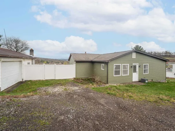 79 Clark Rd, Morgantown, WV 26508