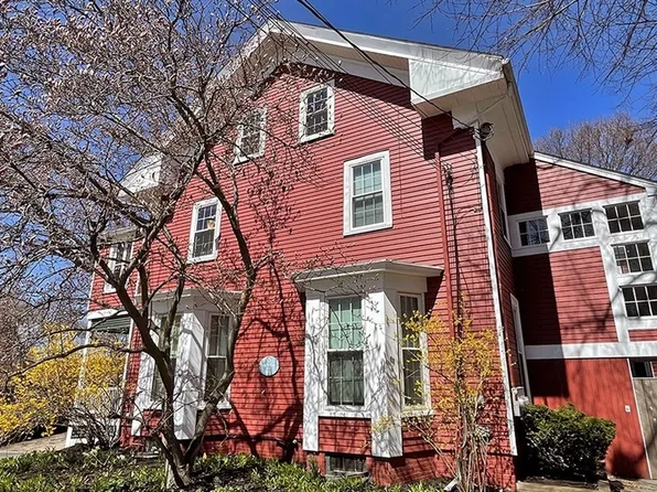 10 Willow Ct #B, Arlington, MA 02476