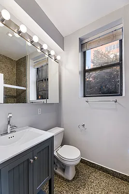 Rented by Mossanen Group | media 11