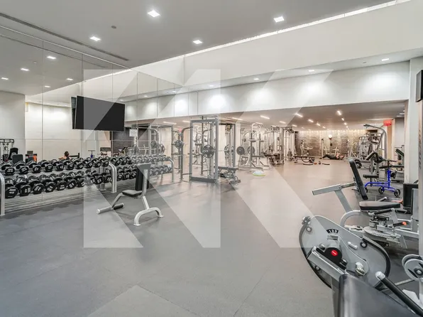 400 East 67th Street image 14 of 25