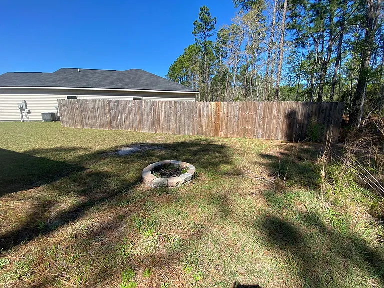 712 Mill Creek Cir — Photo 3