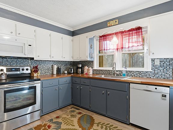 4th image of 84 Alpine Dr