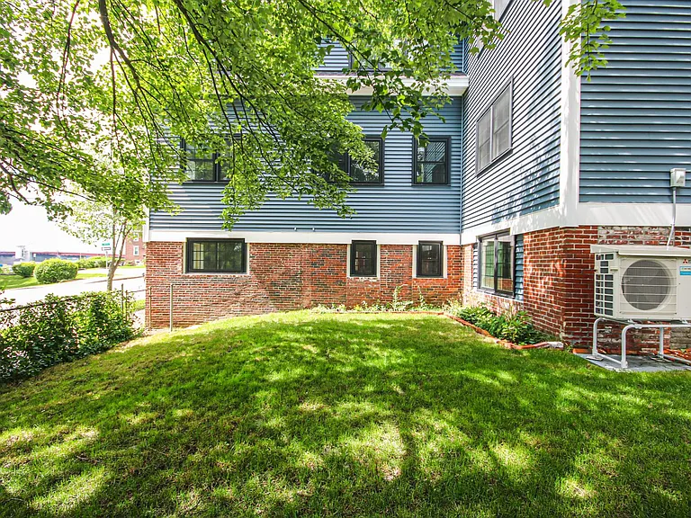 137 York St — Photo 44