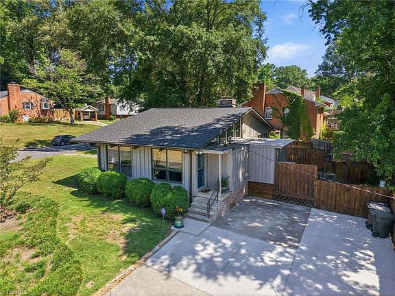 4th image of 2607 Woodview Dr