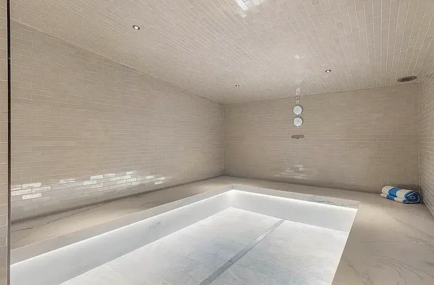 Rented by E Realty International Corp | media 66