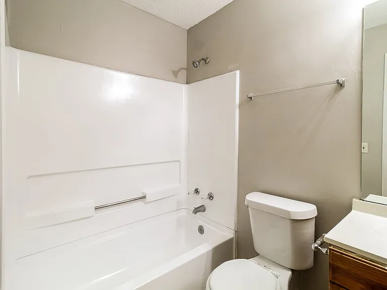 6229 Creekford Ln — Photo 17