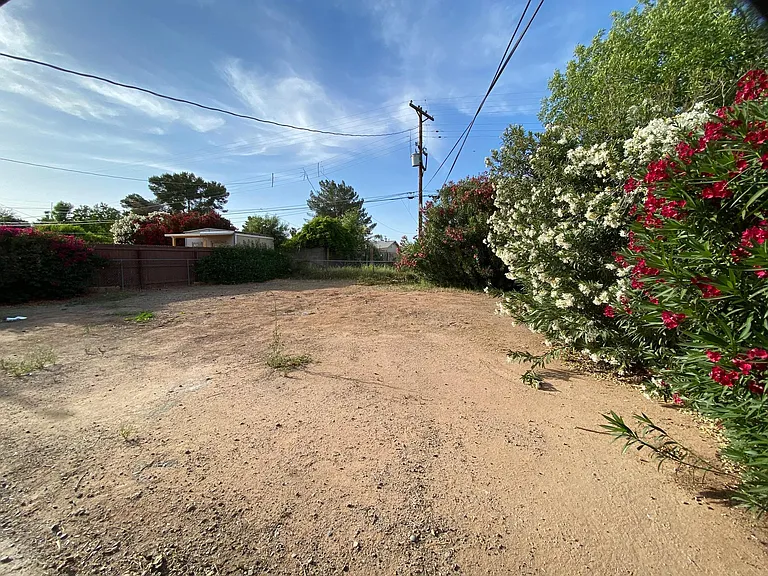 3450 E Yale St — Photo 15