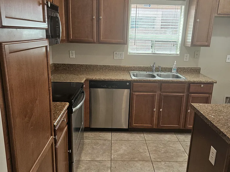 7564 W Charter Oak Rd — Photo 13