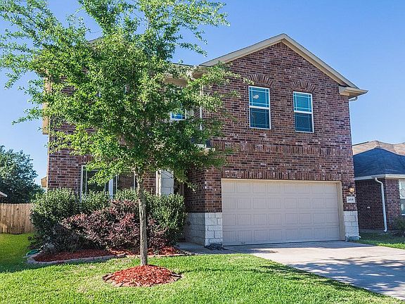 3rd image of 24539 Lakecrest Town Dr