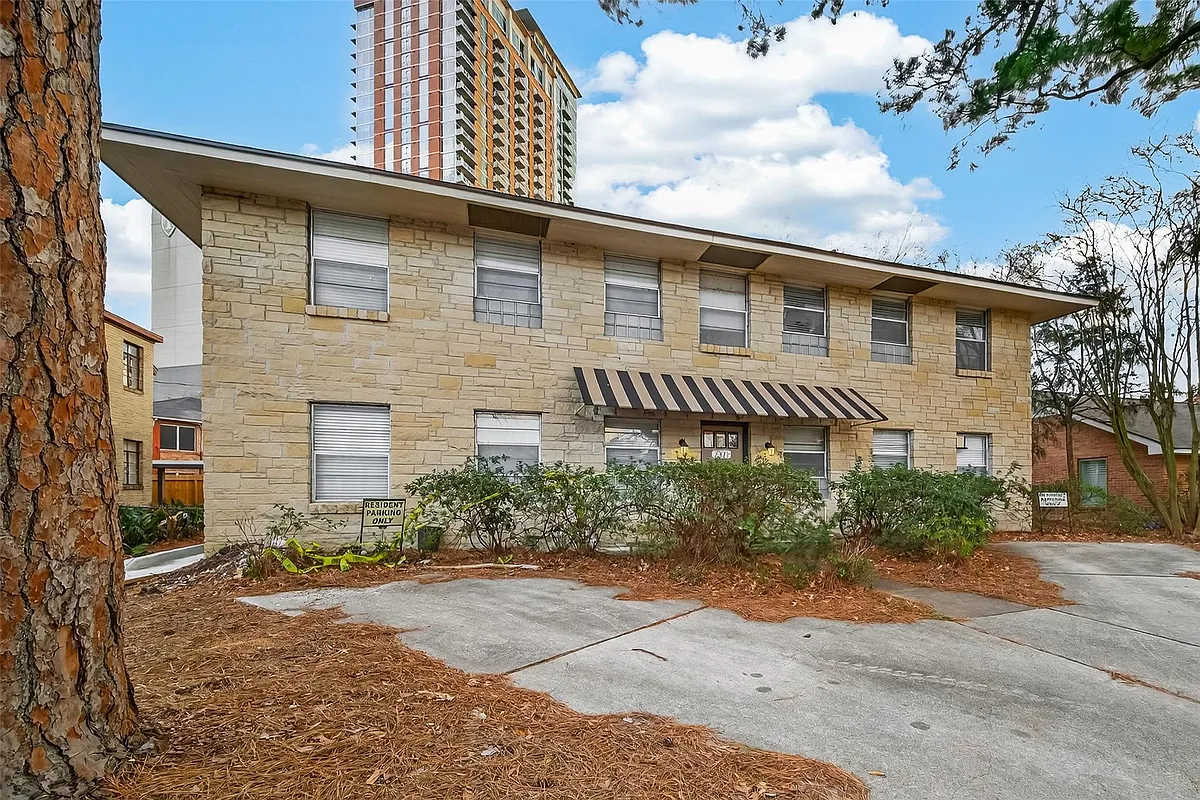 Building Photo - 2021 Southgate Blvd #6