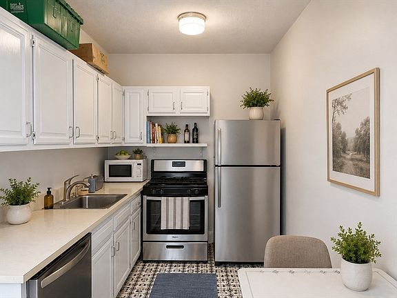 4th image of 189 Chestnut Hill Ave APT 14