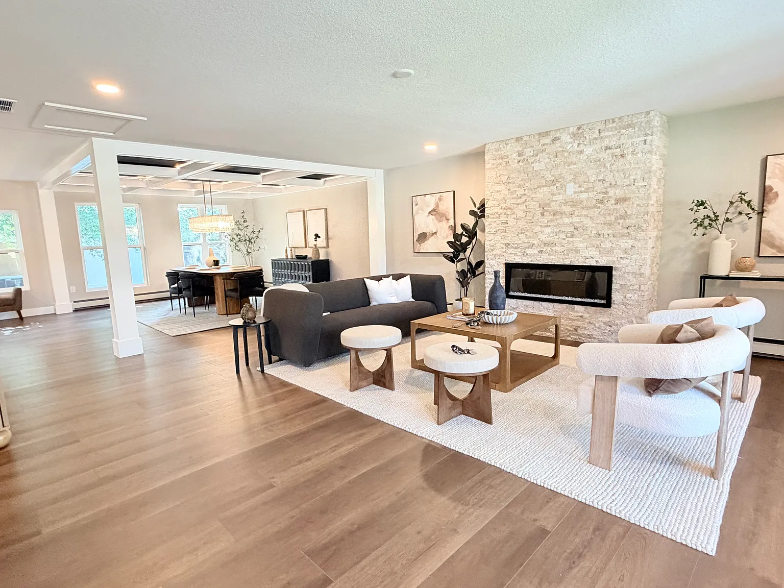 4 bed, 3317 sqft, $5,000 — Photo 2