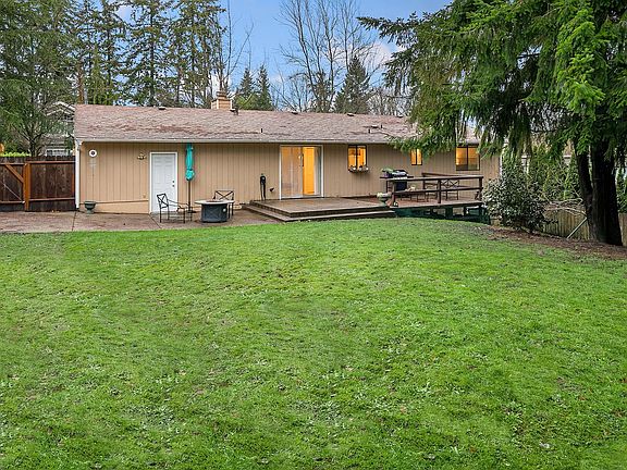 2nd image of 11607 NE 100th St